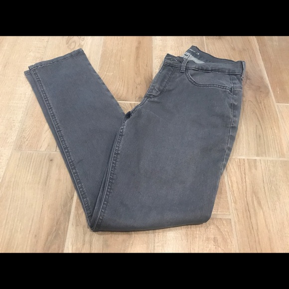 Levi's and Lee's Size 6 Jeans Bundle - Picture 6 of 8